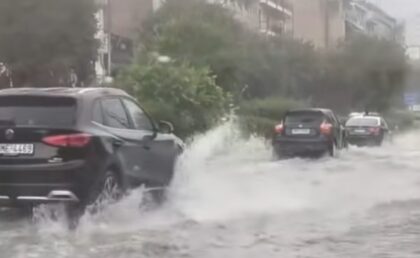 Solun pod vodom: Ulice za kratko vrijeme pretvorene u rijeke VIDEO