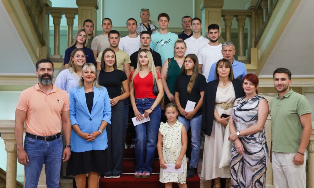 Značajna podrška: Uručena rješenja za sportske stipendije u Banjaluci