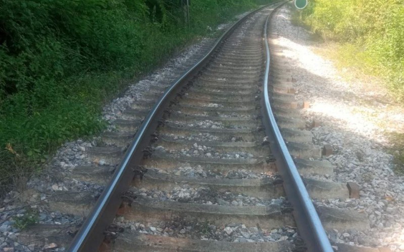 Deformisana pruga zbog ekstremne vrućine: Obustavljen saobraćaj u Srpskoj