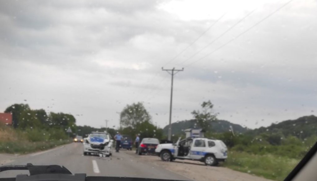 Prodavali lažni nakit: Policijska vozila se sudarila tokom potjere za Rumunima