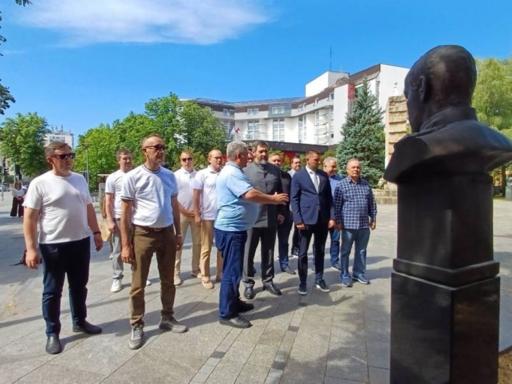 Šulić i Korobčenko u Banjaluci: Položili vijence na spomenik palim borcima