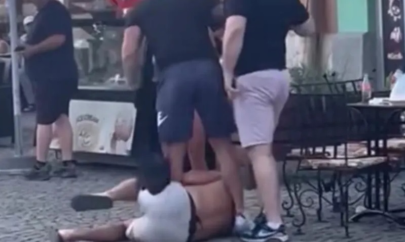 Mladić pretučen zbog majice Crvene Zvezde nije htio prijaviti slučaj: Identifikovani napadači u Tuzli