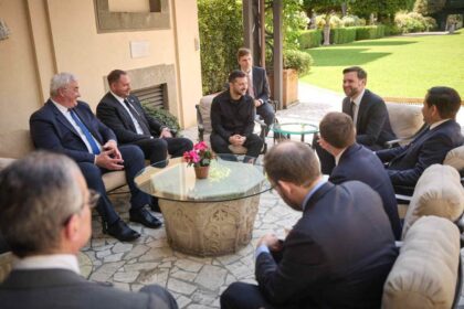 EK otpustila prevodica – špijunirao za Moskvu? Pravio bilješke tokom tajnog sastanka sa Zelenskim