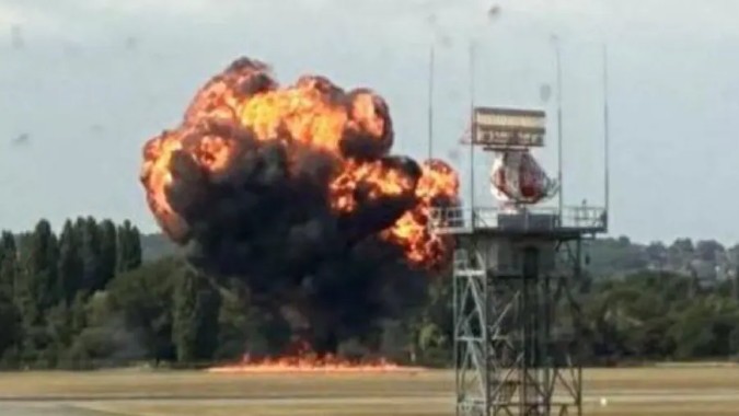 Eksplozija na londonskom aerodromu! Pao avion što je letio za Pulu, ima stradalih VIDEO/FOTO