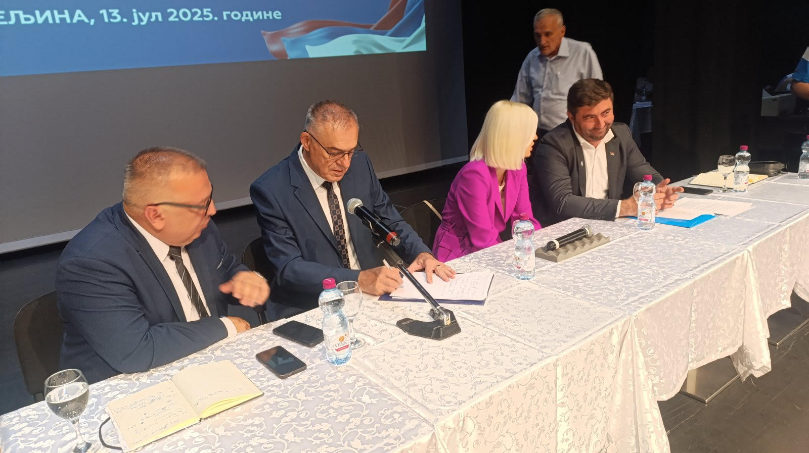 Nakon ostavke Miličevića: Poznato ko vodi SDS u naredna tri mjeseca