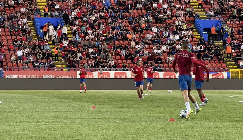 Potop Borca u Banjaluci: Tribine se prazne uz skandiranje “Uprava napolje” VIDEO