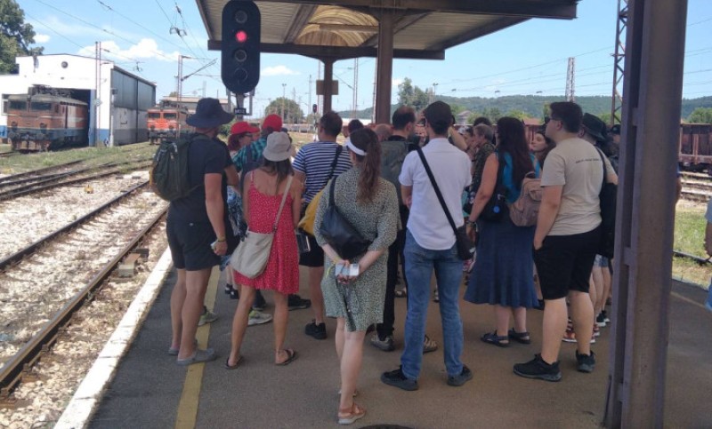 Ispunjena želja ljubiteljima željeznica! Češki voz pun turista posjetio Banjaluku FOTO