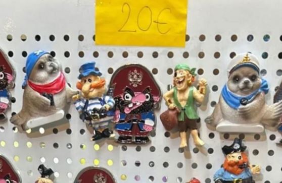 Prizor iz Crne Gore zbunio mnoge: Najpopularniji suvenir košta kao dva kilograma mesa?