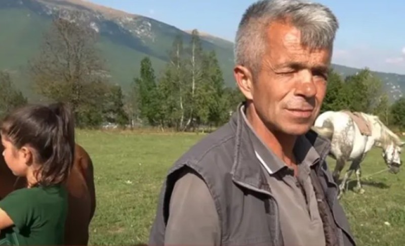 “Nema predaje”! Nakon razvoda ostao sa sedam mališana, pa sreću našao pored druge žene VIDEO