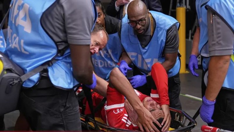 Bajern se oglasio poslije jezive povrede fudbalera: Musijala čeka duga pauza