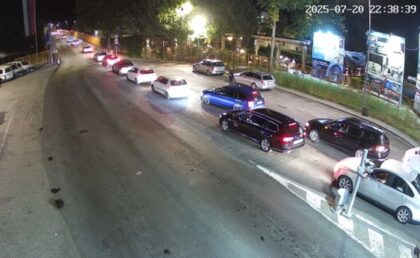 Gužva na granici: Kod Gradiške i Velike Kladuše pojačan saobraćaj na izlazu iz BiH