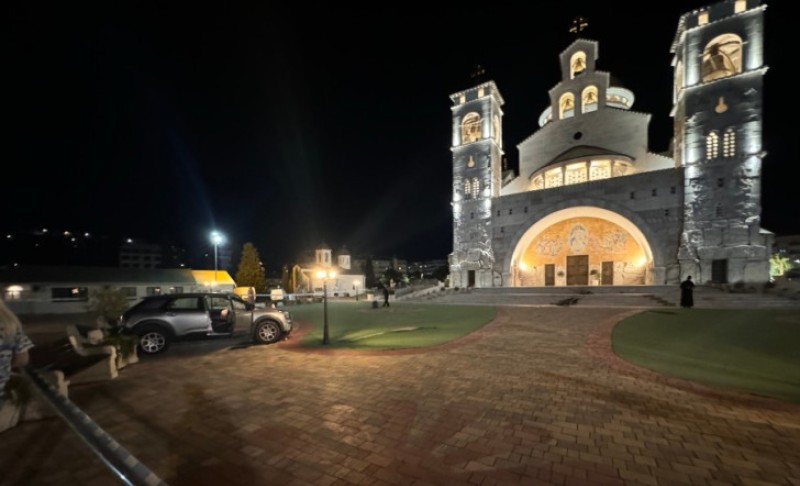 Novi detalji incidenta kod hrama u Podgorici: Uhapšena Jelena, oglasio se i sveštenik