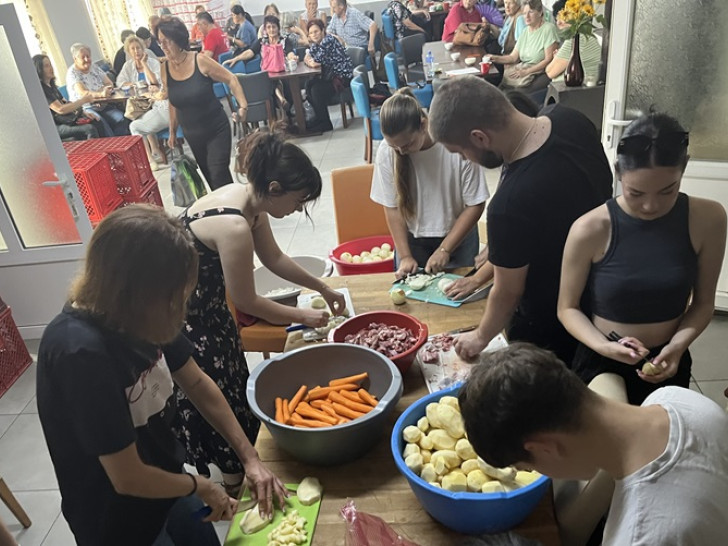 “Dobro jelo – dobro djelo”: Mladi volonteri humanošću ozarili stotine lica u Banjaluci