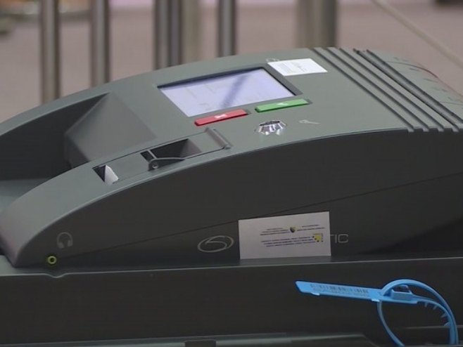 Uvođenje novih tehnologija: Skeneri na biralištima tek 2028?