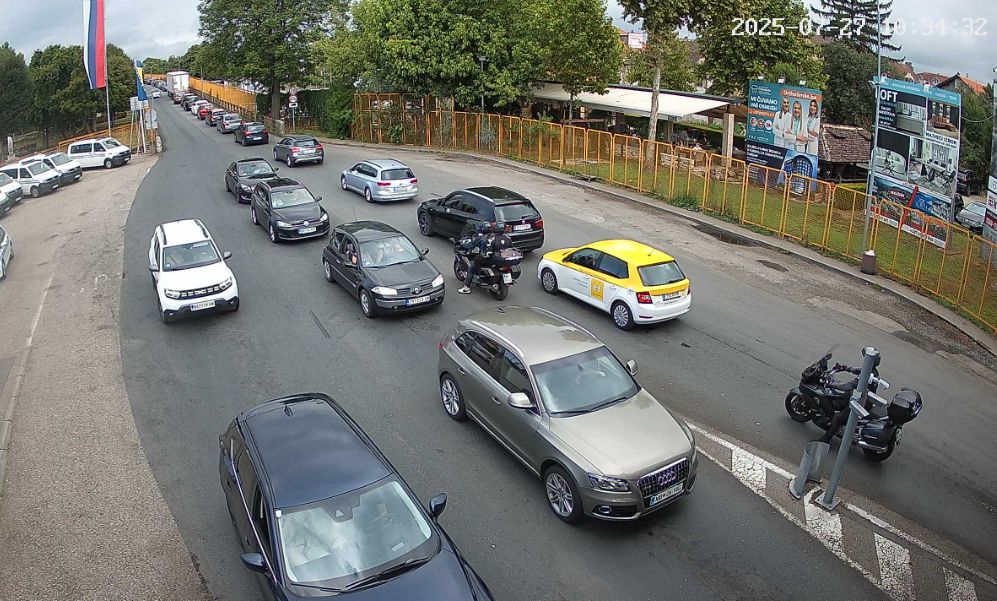 Oprez: Sve veće gužve na graničnim prelazima