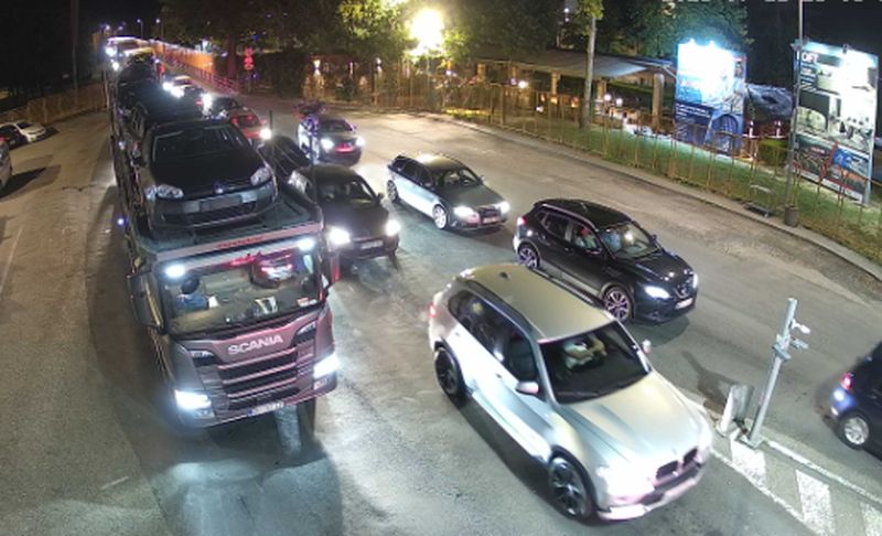 Duge kolone vozila na ulazu BiH