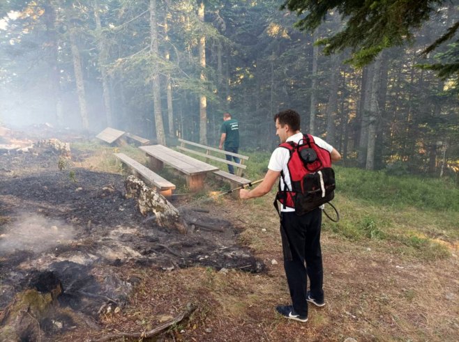 Požar se širi po nepristupačnim liticama: Vanredna situacija u mjesnoj zajednici Luka
