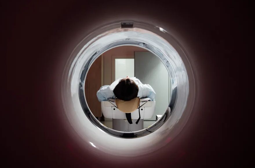 Kako magnetna rezonanca može da “usisa” predmete i šta je važno da znate prije odlaska na snimanje