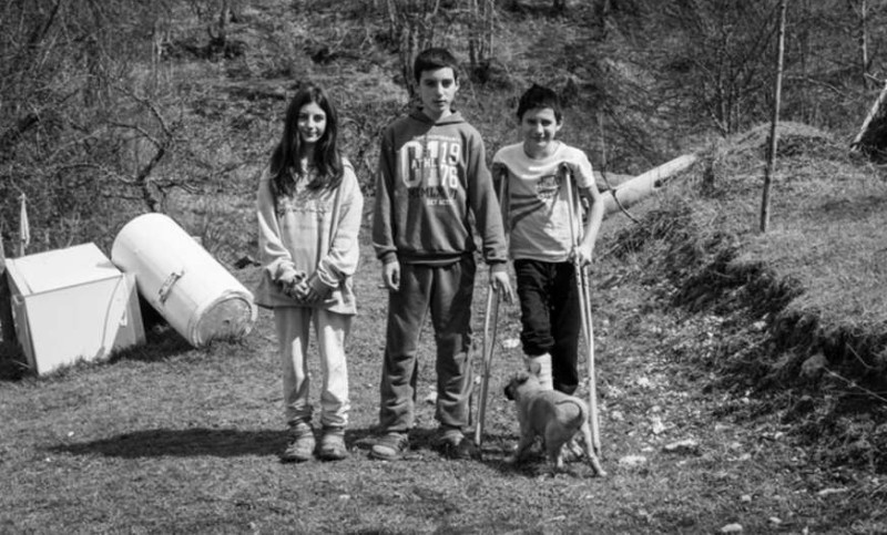 Mali Miškovići trčali da spasu telad, pa završili u bolnici: Dječaka od vatre spasili samo opanci