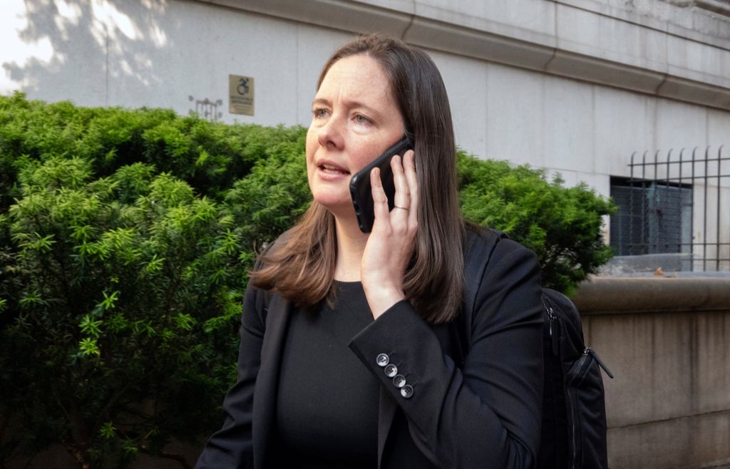 Komi dobila otkaz: Tramp smijenio tužiteljku koja je gonila Epstinovu saradnicu i Didija