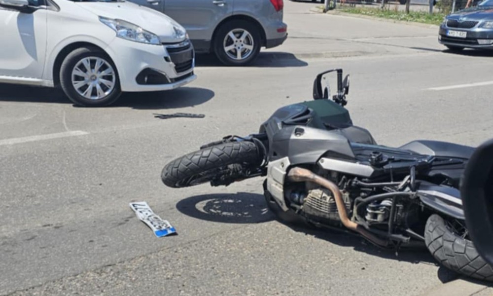 Oprez, motocikl nasred puta! Sudar u banjalučkom naselju