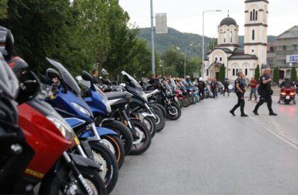 Motorijada na Kastelu okupila brojne ljubitelje dvotočkaša: Akrobacije i spora vožnja oduševile publiku