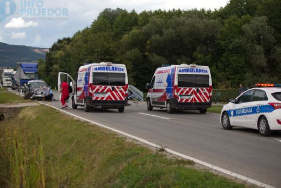 Ima povrijeđenih! Detalji teške saobraćajke na putu Prijedor – Banjaluka VIDEO