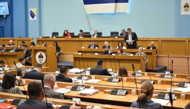 Dohodak od 750 KM: Dobre vijesti za nezaposlene roditelje sa četvoro i više djece