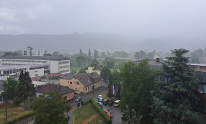 Pljusak praćen vjetrom i grmljavinom: Stiglo osvježenje u Banjaluku FOTO/VIDEO