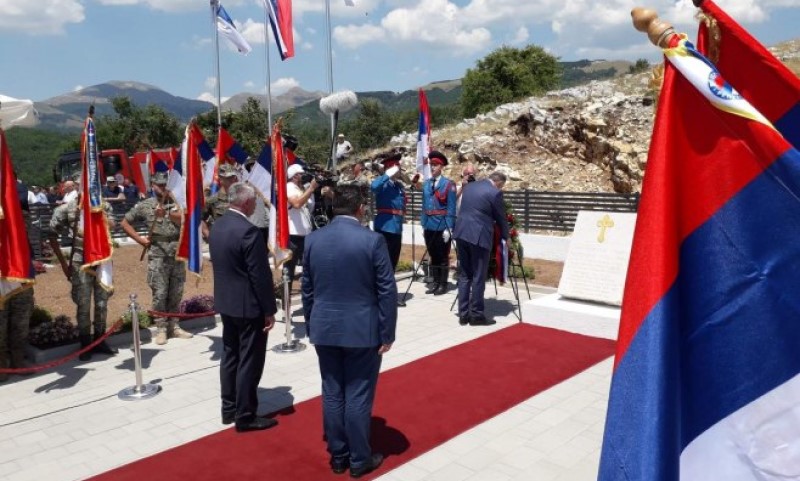 Sjećanje na stradale ustanike: Zvaničnici položili vijence na spomen-obilježju u Krekovima VIDEO