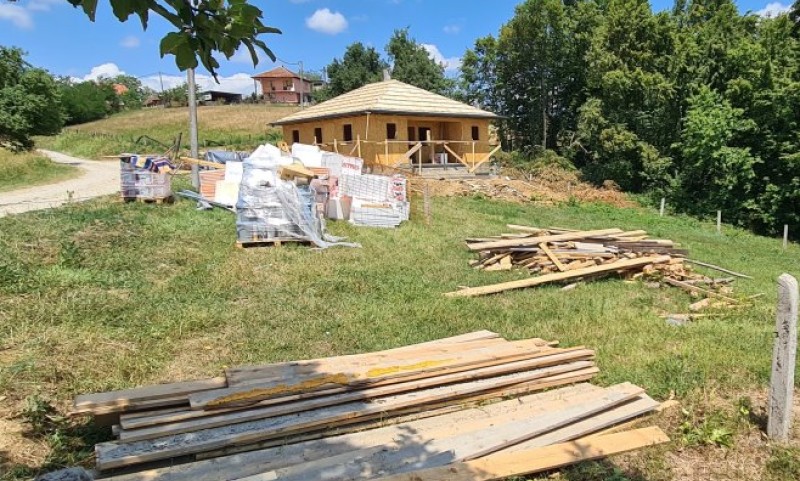 Humanost dobija još jedan epilog: Porodica sa šestoro djece uskoro u novoj kući