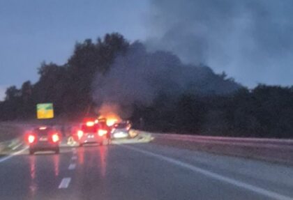 Zapalio se automobil na auto-putu Banjaluka-Gradiška