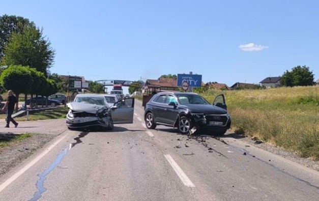 Vozačima se savjetuje oprez: Udes kod restorana u Prnjavoru, saobraćaj otežan