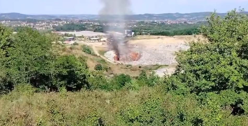Gori deponija u Ramićima kod Banjaluke: Policija i vatrogasci na licu mjesta VIDEO