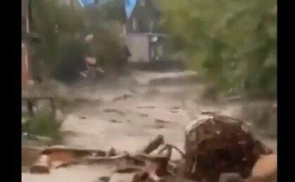 Nezapamćeno nevrijeme pogodilo Rumuniju: Ima mrtvih, stotine ljudi evakuisano VIDEO