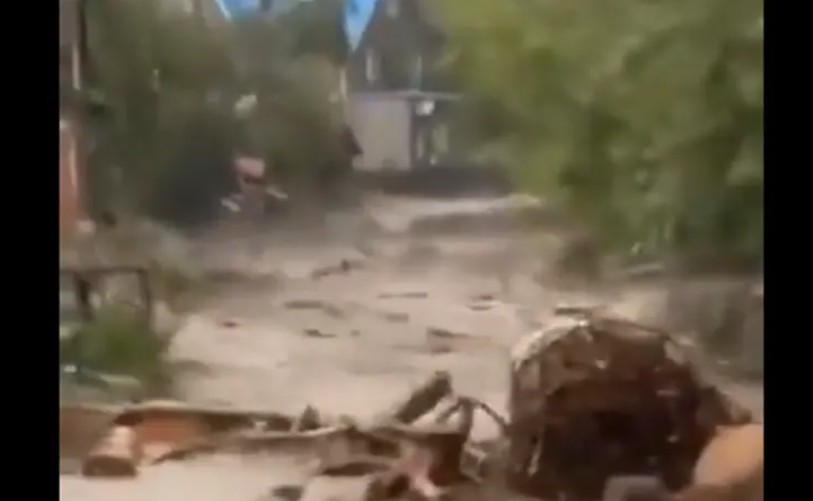 Nezapamćeno nevrijeme pogodilo Rumuniju: Ima mrtvih, stotine ljudi evakuisano VIDEO
