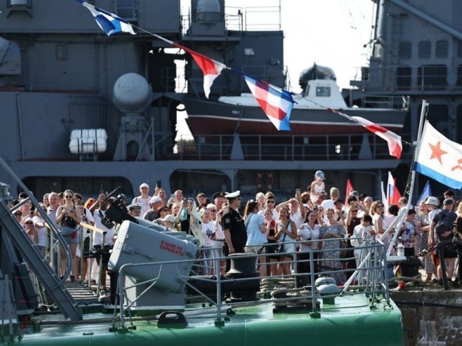 Ukrajina dronovima napala Sankt Peterburg tokom posjete Putina na Dan mornarice
