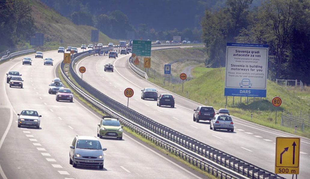 Ne nasjedajte! Muškarac u BMW-u zaustavlja ljude na auto-putu, moli za pomoć i nudi zlato! FOTO
