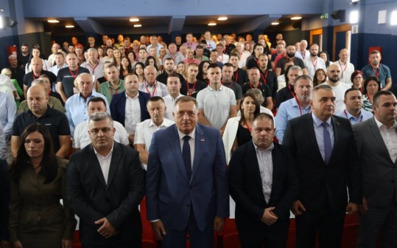 Jednoglasno: Đurić reizabran na mjesto predsjednika GO SNSD-a Teslić