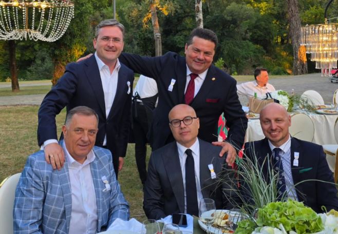 I Dodik stigao na slavlje: Visoke zvanice na svadbi Stevandićevog sina VIDEO/FOTO