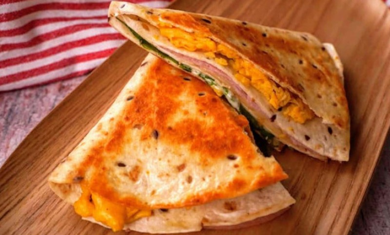 Doručak, večera, užina, a može i za ručak: Tortilja sa jajima – prste da poližeš