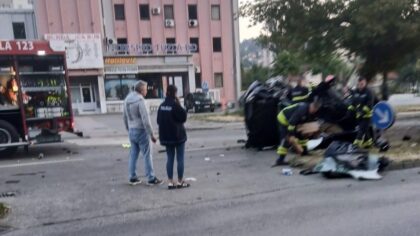 Teška saobraćajna nesreća u Tuzli: Jedna osoba poginula, više povrijeđenih