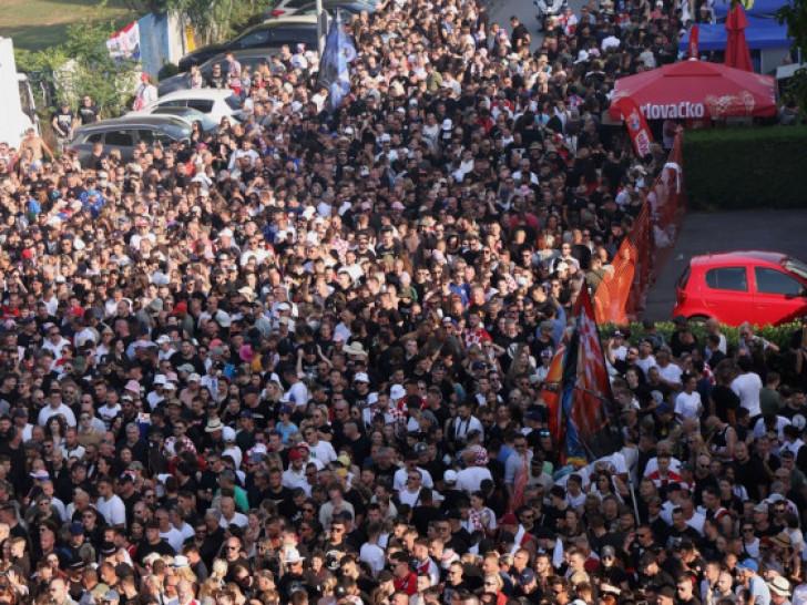 Ozbiljan incident! Pjevao pjesmu o klanju Srba – zagrebačka policija nije reagovala