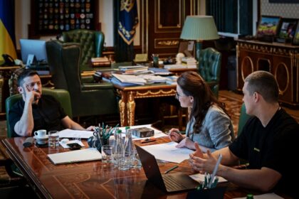Čeka je težak zadatak: Ukrajina dobija premijerku kojom Zelenski želi da pridobije javnost i Trampa