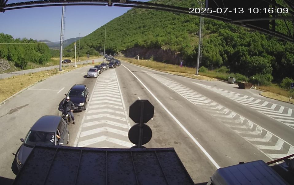 Pojačan saobraćaj na izlazu iz BiH: Gužve na više graničnih prelaza