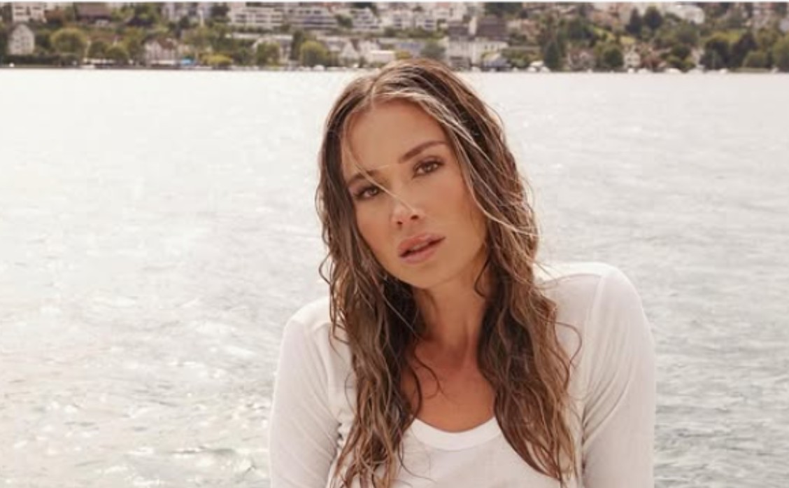 Samo za svoje fanove: Zanosna Italijanka objavila vrele kadrove FOTO