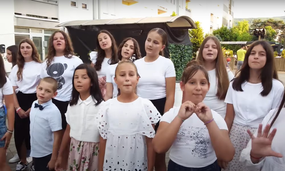 Mali Banjalučani pokazuju koliko su veliki: “Raja sa trgića” već tri godine u humanoj misiji VIDEO