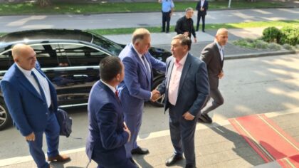 Slava grada: Dodika u Doboju dočekao poklon FOTO