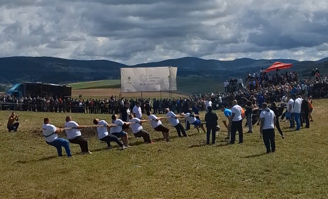 Manjača odoljela i kiši i hladnoći: Brojni posjetioci na završnici 60. “Kočićevog zbora”