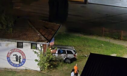 Zabio se u “Borac”: Autom srušio zid lokala u Banjaluci FOTO